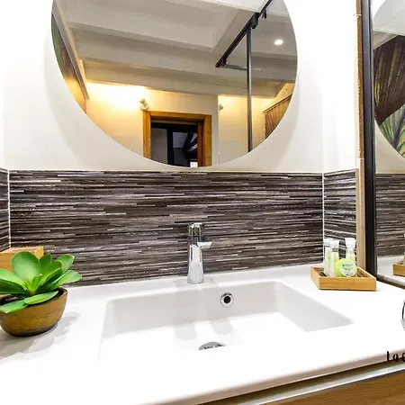 The Nest, Parking, Centre, Vue Sur La Cathedrale *