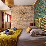 The Nest, Parking, Centre, Vue Sur La Cathedrale * 阿尔比