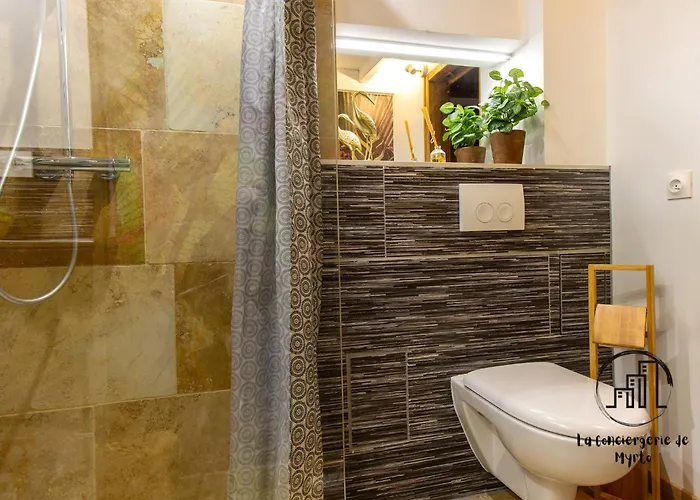 The Nest, Parking, Centre, Vue Sur La Cathédrale *