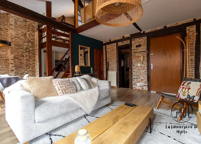 The Nest, Parking, Centre, Vue Sur La Cathédrale